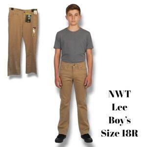 Lee NWT Pants Khaki Tan Extreme Motion MVP Straight Fit Chinos Boys 18R